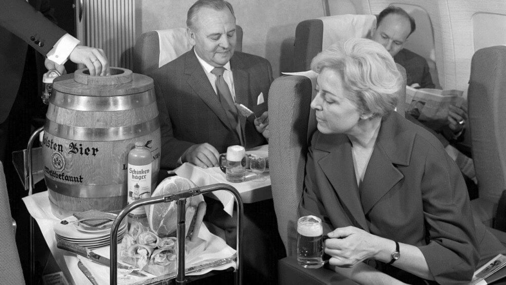 Разливное пиво на борту Lufthansa