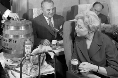 Разливное пиво на борту Lufthansa