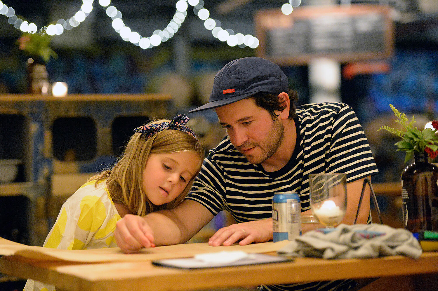 С ребёнком в баре